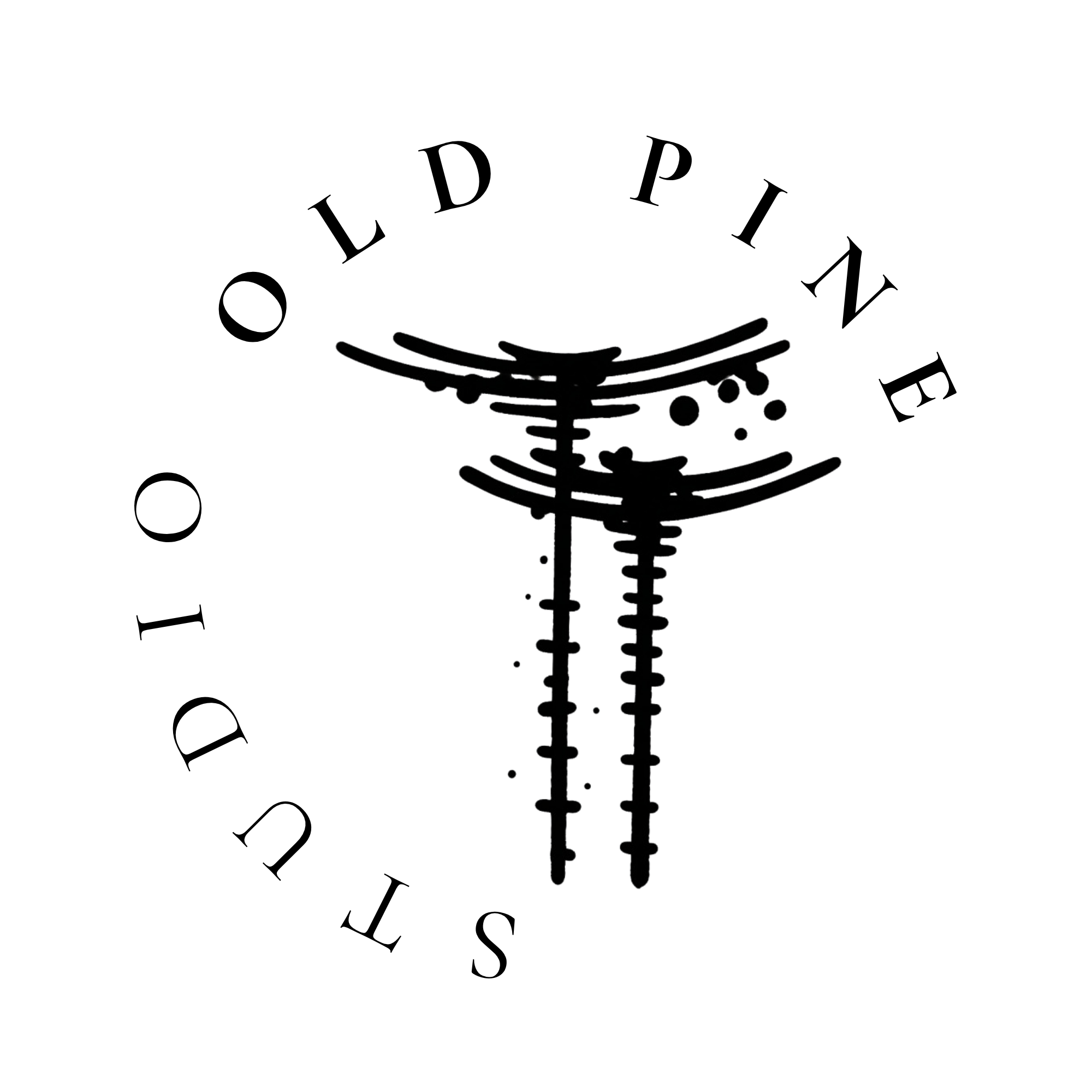 Logo original Old Pine Studio, com duas araucárias desenhadas e letras em arco